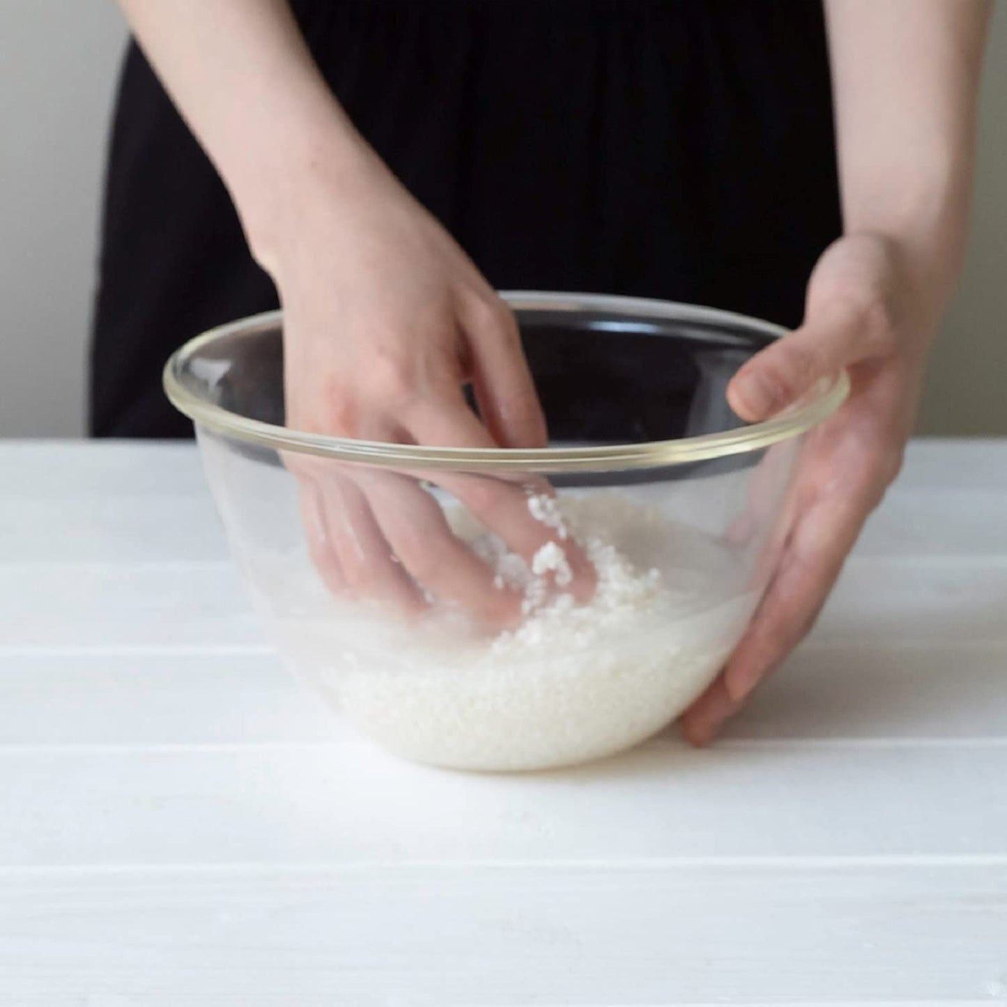Hario Glass Mixing Bowl, 900ml