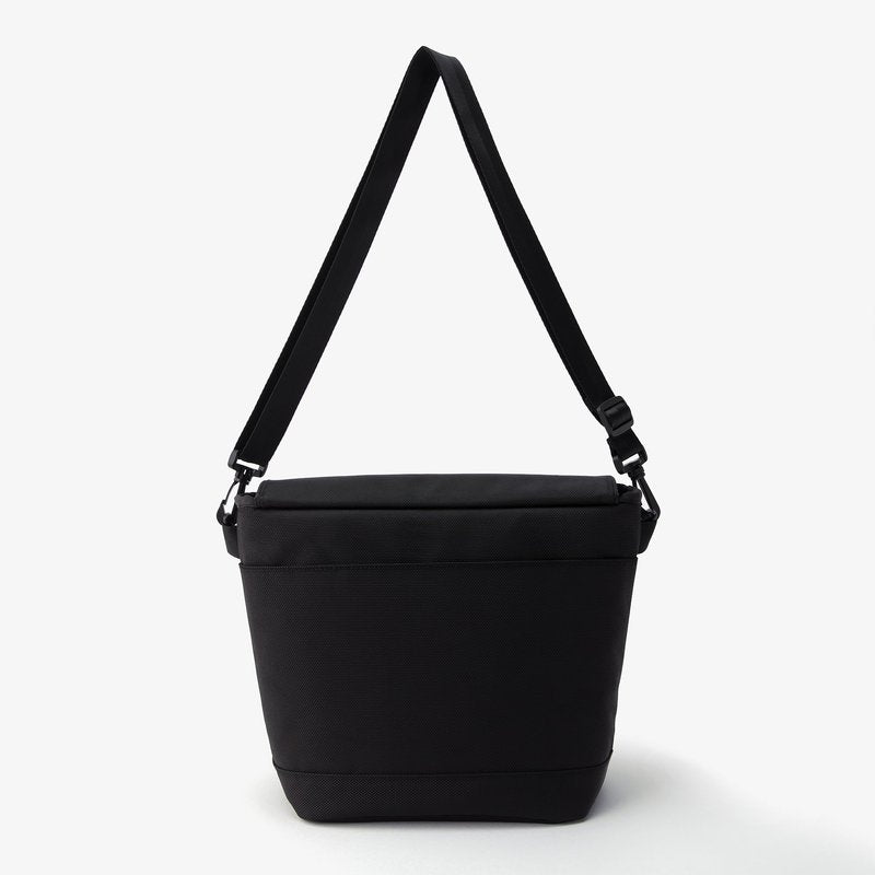 PackIt® Freezable Brooklyn Crossbody, Black, Engineered with EcoFreeze® Technology: Triple Layers for Protection, Ultimate Cooling, Removable Crossbody Strap, For Office Lunches, Fresh Food On the Go