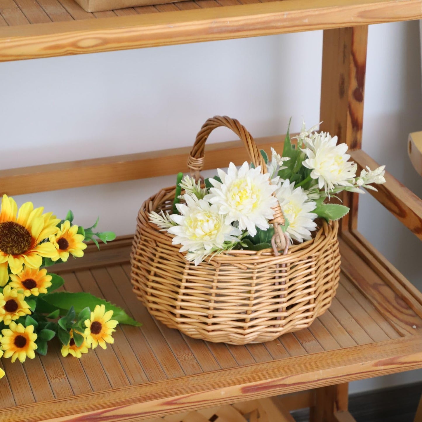 Small Gift Wicker Picnic Basket with Handle,Willow Flower Girl Basket for Weddings,Garden and Home Decor -Wicker Storage Basket-Natural