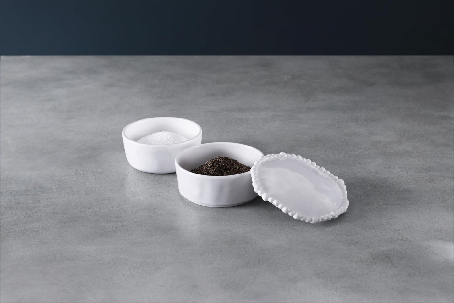 Beatriz Ball VIDA Alegria Stackable Salt-Pepper Cellar with Lid (White)
