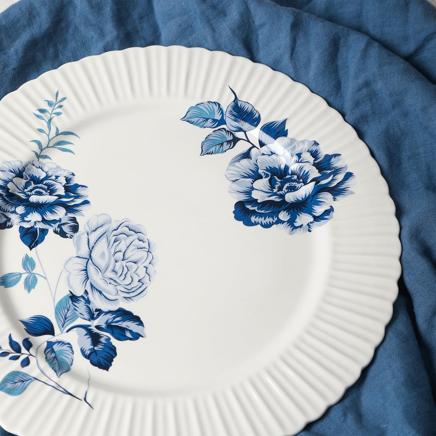 Stone Lain Fiore 24-Piece Dinnerware Set New Bone China, Blue