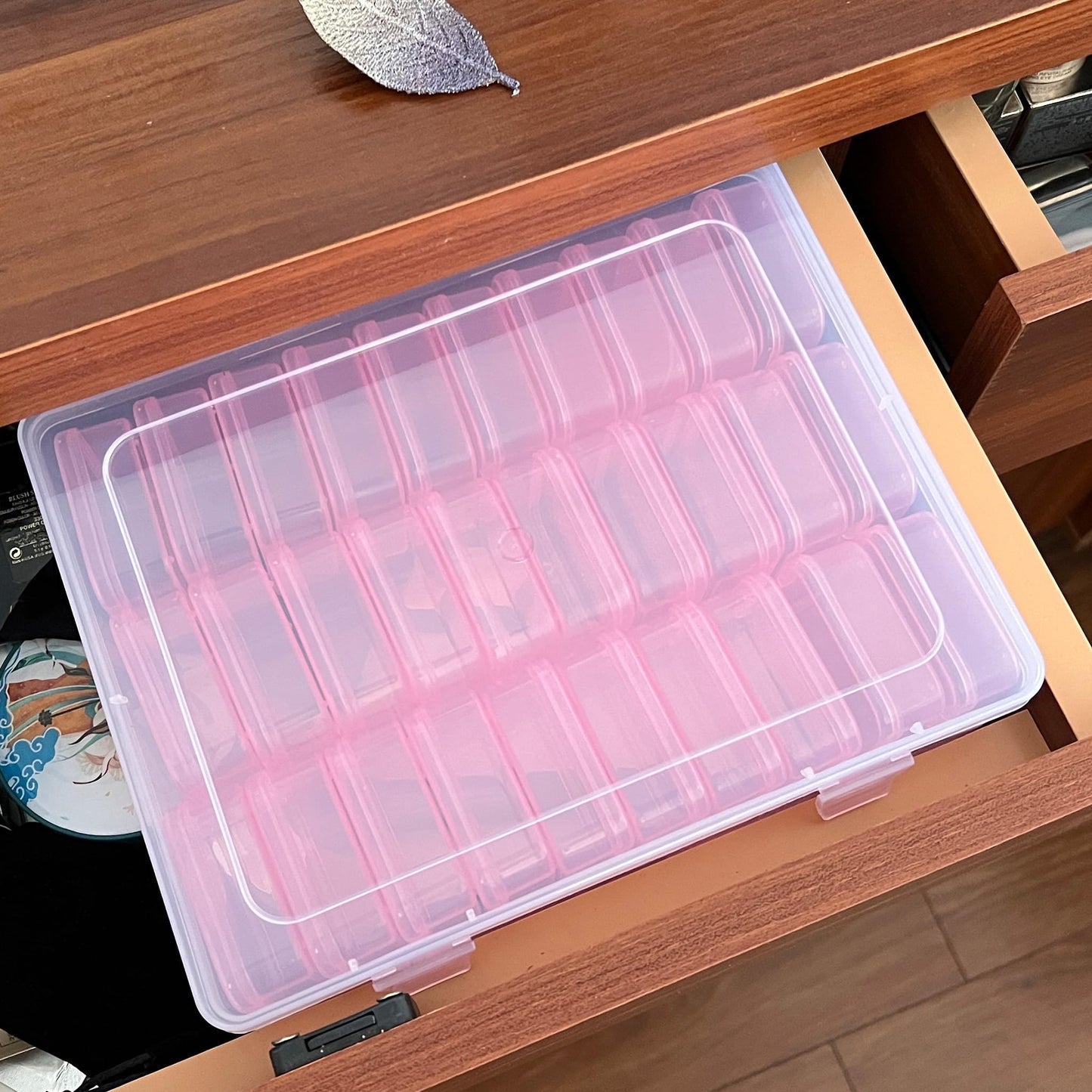 Forever bene Small Clear Plastic Bead Storage Containers-Pink Plastic Box-30Pcs Craft Storage Box with Hinged Lid, 1sheet Labels, Mini Boxs for Jewelry Making, Diamond Art, Crafts, Small Parts