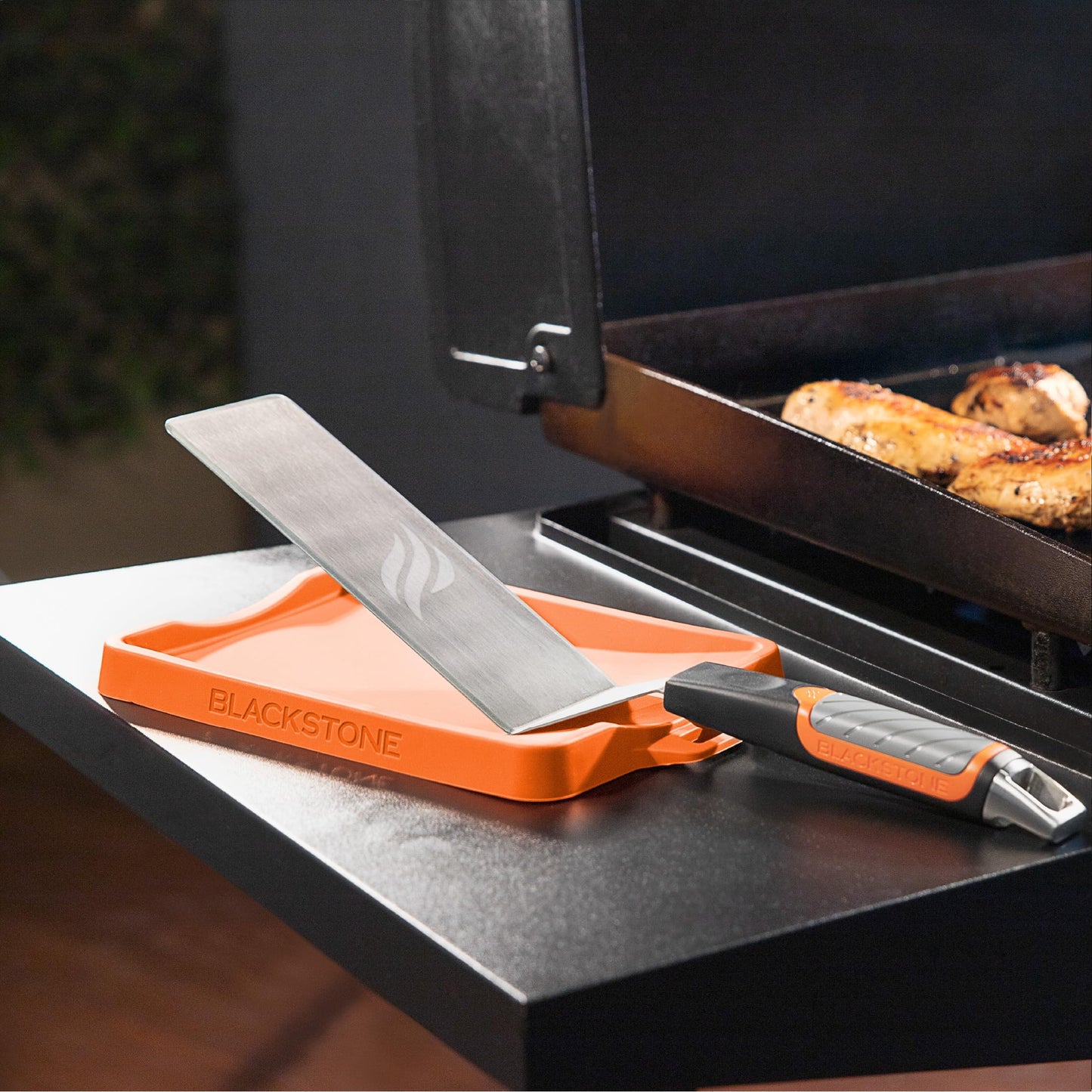 Blackstone 5097 Silicone Spatula Mat for Laddle, Serving Spoon Drip Pad & Grill Utensil Holder for Kitchen, Stovetop, Cooking & Countertop-Heat Resistant, Non Slip, Heavy Duty & Utensils Keeper large