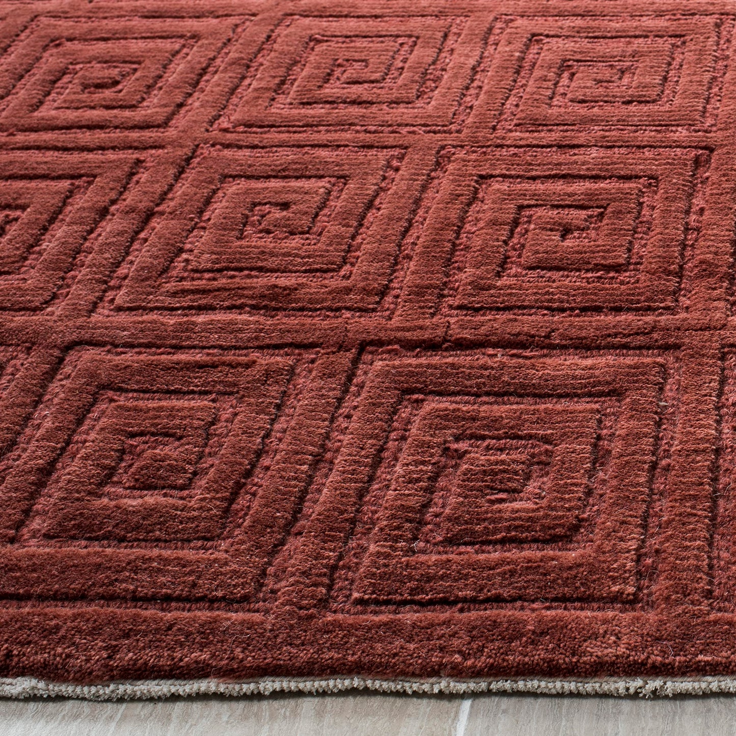SAFAVIEH Tibetan Collection 6' x 9' Rust TB108D Hand-Knotted Modern Premium Wool Area Rug