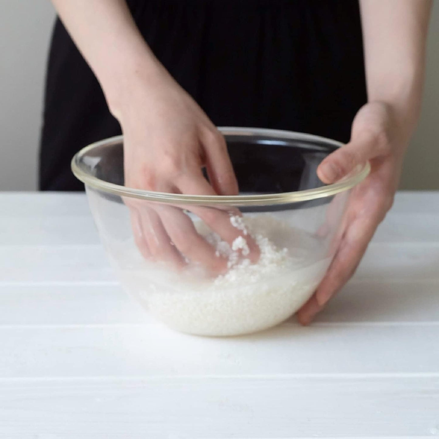 Hario 900ml Glass Mixing Bowl
