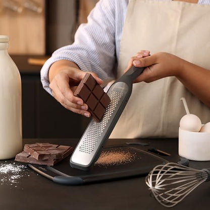 Zyliss Rasp Grater - Handheld Grater with Stainless Steel Blade & Wheat Straw Handle - Ideal for Hard Cheese, Chocolate, Ginger, & More - Protective Cover Doubles as Scraper