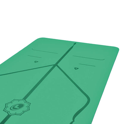 Liforme Travel Yoga mat – Patented Alignment System, Warrior-Like Grip, Non-Slip, Eco-Friendly, Ultra-Lightweight and Sweat Resistant, Made with Natural Rubber