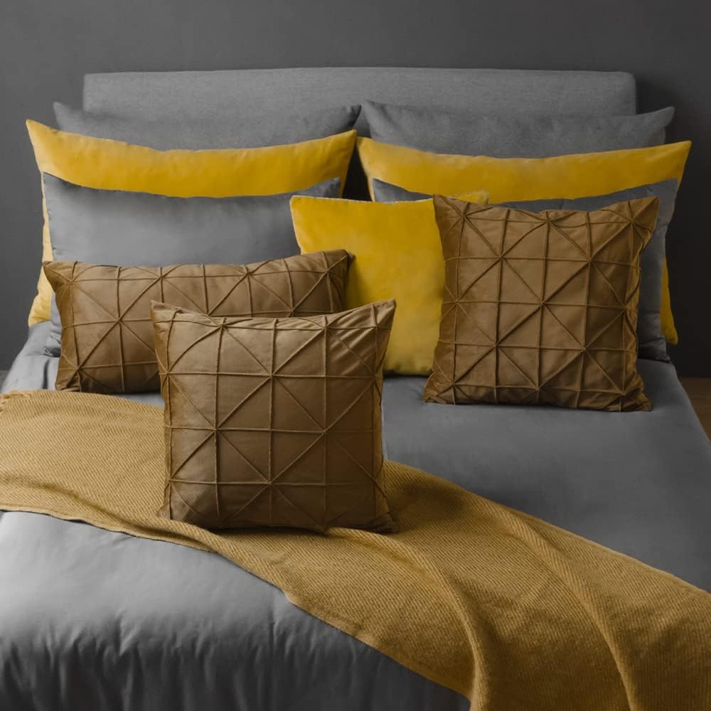 18x18 Inch JWH Stripes Velvet Throw Pillow Cover Decorative Geometric Accent Case Soft Pillowcase Plush Cushion for Bed