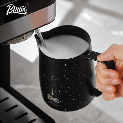 Bincoo Star Milk Frothing Pitcher 21oz/600ml,Espresso Steaming Pitcher,Espresso Machine Accessories,Milk Frother cup,Milk Coffee Cappuccino Latte Art for Home Coffee Bar(Black 20oz)