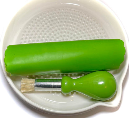 BonCera, Premium Ceramic Garlic Grater Plate 3-Piece Set - White Modern Design and Style - For Garlic, Ginger, Chocolate, and more! - Comes with 6.5" Plate, Peeler, and Brush