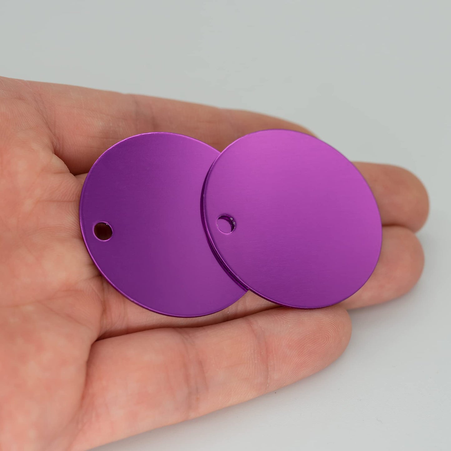 StayMax Round Aluminum Engraving Blanks Tags Stamping Blanks 25 Pack Diameter 1.57 Inch (Purple)
