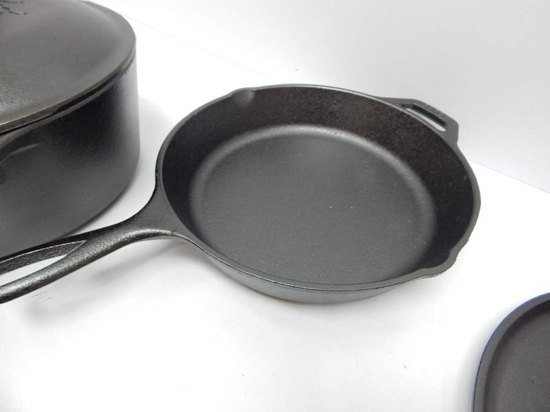 Lodge Cast Iron Set - 4-Piece Set - Pre-Seasoned Kitchen Set - Skillet, Griddle & Dutch Oven Included - PFAS-Free Non-Toxic Cookware