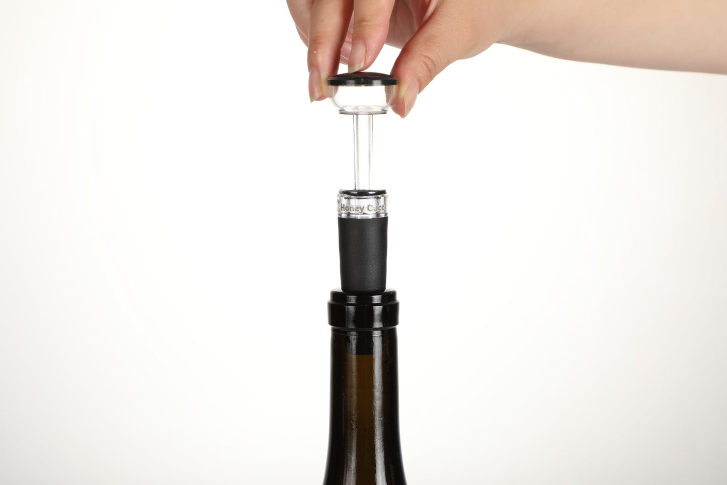 HC Honey Coco Wine Aerator Pourer + Vacuum Pump Stopper, 2-Piece Wine Saver Set, Drip-Free Pour Spout for Smoother Taste, Preserves Open Bottles, Gift-Ready Wine Accessories