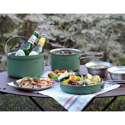 It likes Bellrock Premium Quality Stainless Steel Camping Cookware Set - 9 Piece Deluxe Family Cookset Green