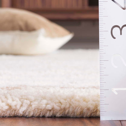 SAFAVIEH Area Rug 8x10 - Vermont Collection - Large - Ivory, Handmade Wool, Ideal for Living Room, Bedroom, Dining Space (VRM210A)