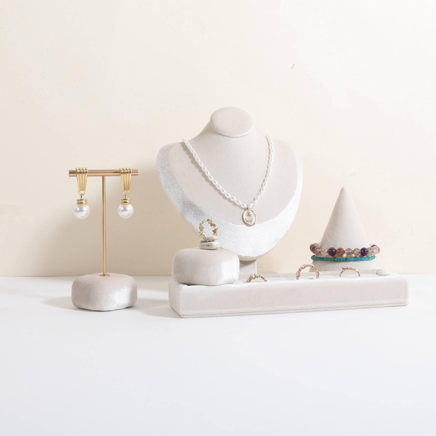 CHISTOR Cute Single Ring Holder for selling, Velvet Ring Display Stand for Jewelry Show, Jewelry Storage Display【Beige】