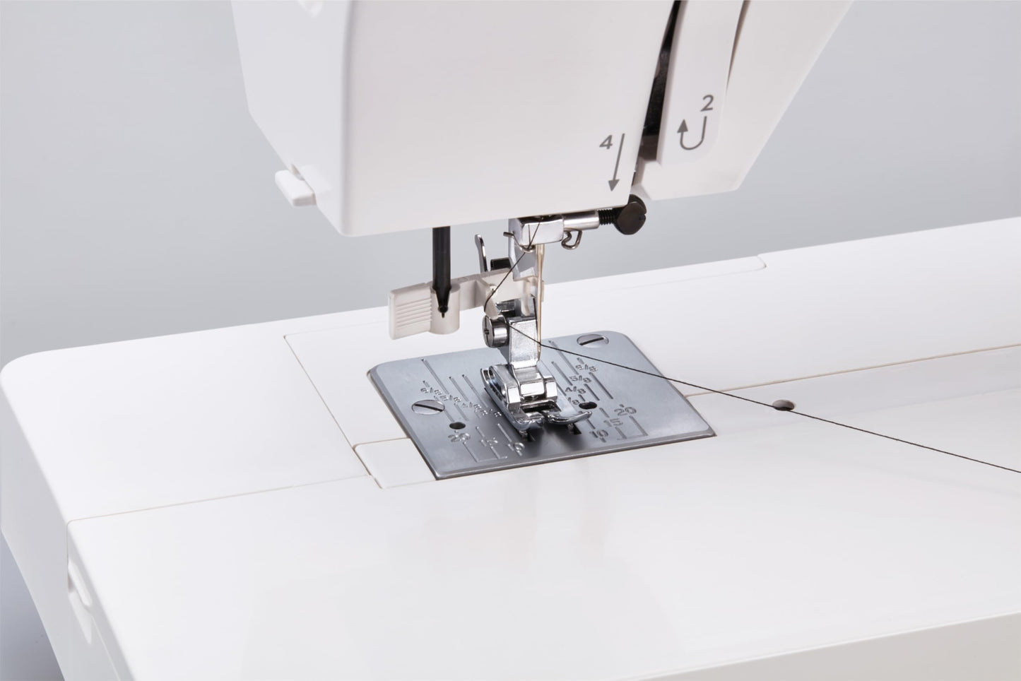 Janome 1522RD Mechanical Sewing Machine - Aesthetic Red Sewing Machine for Beginners, 22 Built in Stitches, 1 Step Buttonhole, Heavy Duty Metal Frame, Built in Needle Threader for Easy Use
