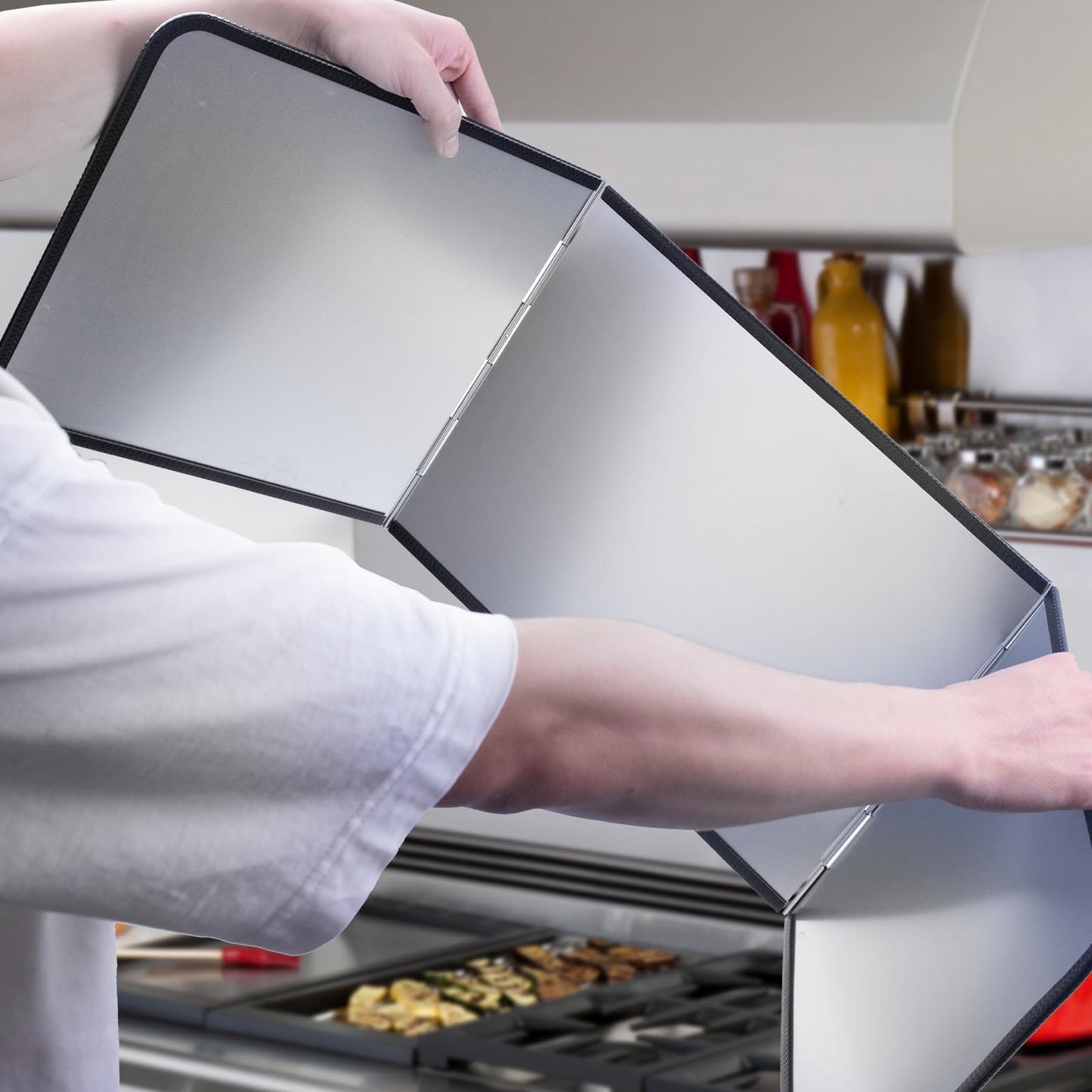 Splatter Guard for Frying Non-Stick 3 Sided Foldable Grease Splatter Screen Stainless Steel Backsplash Anti Splatter Shield Guard for Stove Screen Protector for Frying Stove Top Wall Easy to Clean