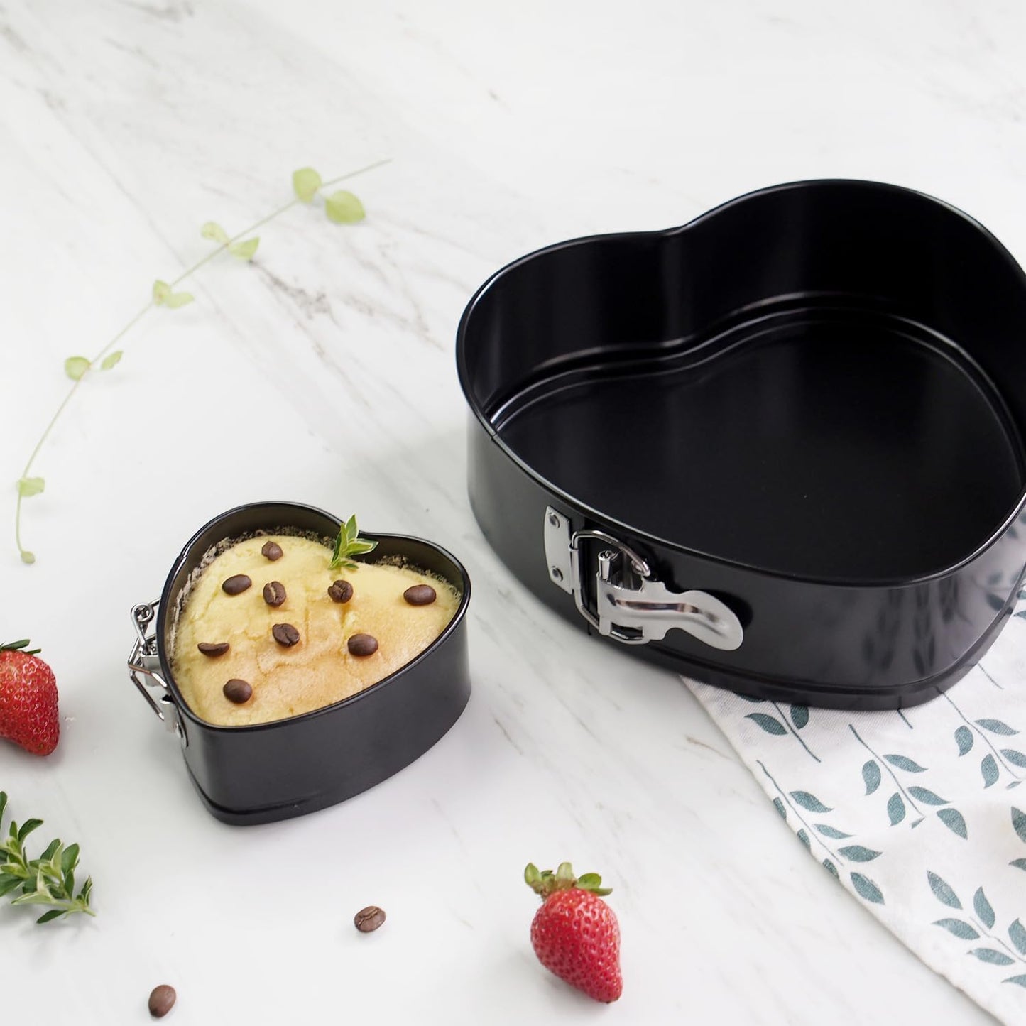 Heart Cake Pan, 4 Inch Heart Springform Pan, Bakeware with Removable Bottom for DIY Heart Baking