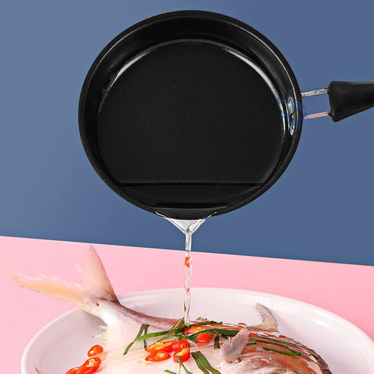 Dpofirs Mini Induction Frying Egg Pan, 4.7in Single Egg Small Pan with Heat Insulation Long Handle