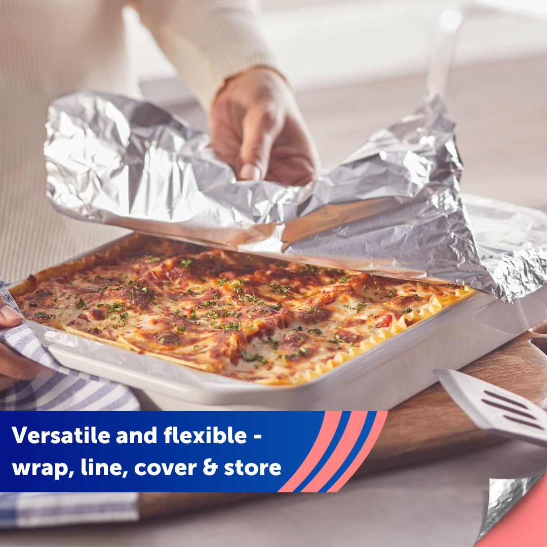 Reynolds Classic Kitchen Foil | Aluminium Foil | Tin Foil for Cooking, BBQ, Roasting | Pack of 3 Rolls, 304mm x 9.14m | Packaging May Vary