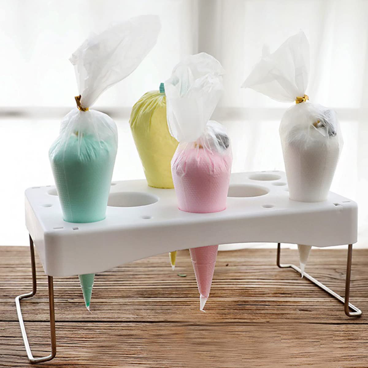 WLSANX Piping bag shelf Decorating bag rack Cake decorating frosting bag rack Stainless steel feet Cake tools DIY baking 12 cavity cream bag rack (1 Pack)