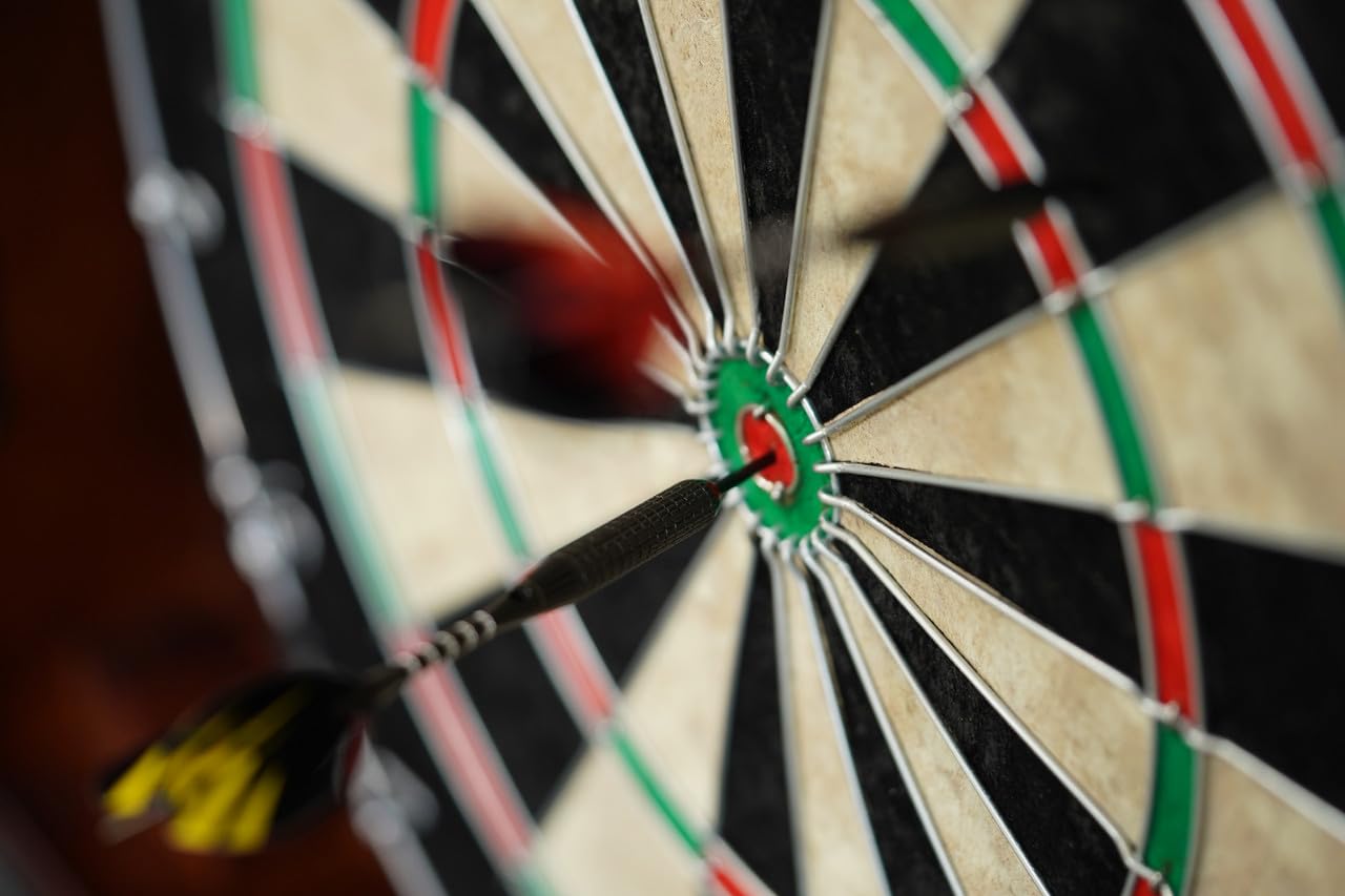 Empire USA - Henry Dartboard w/Cabinet