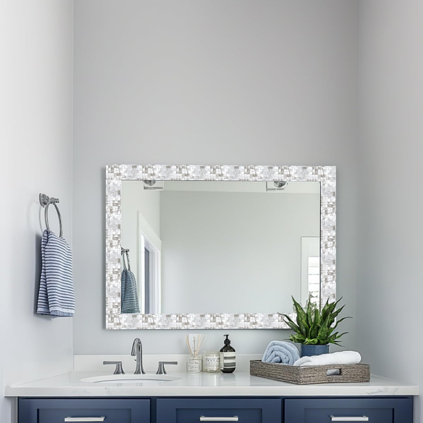 HOMETITUTE Wallpaper Border Peel and Stick Decorative Wall Trim Self Adhesive Mosaic Accent Strip for Bathroom Kitchen Mirror Frame Bedroom Living Room 4x196 Inch Silver Tile Effect Design