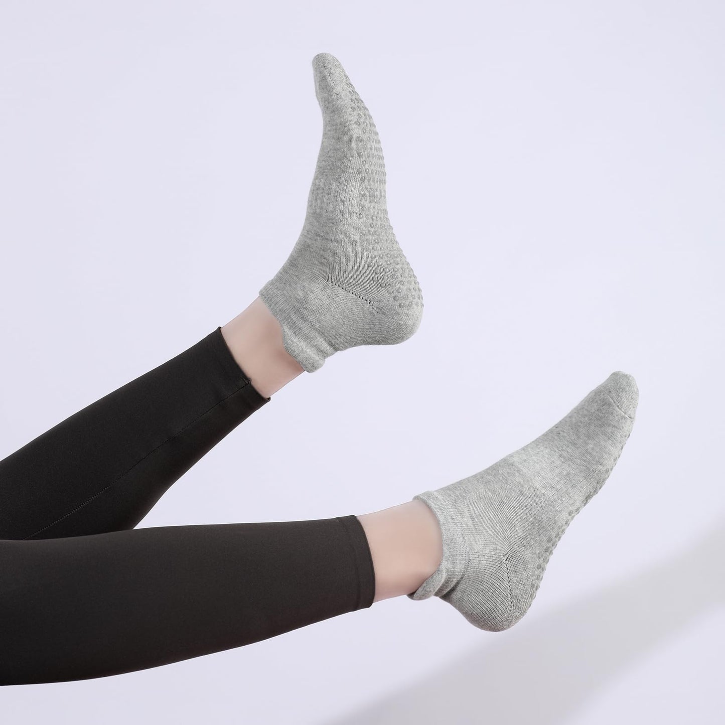 Grip Pilates Socks Non Slip Athletic Yoga Socks with Grips for Women Grippy socks for Hospital Workout Barre
