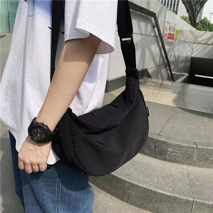 Medium Nylon Crossbody Crescent Bag for Women Men Fashionable Shoulder Bag with Adjustable Strap for Everyday Casual Travel