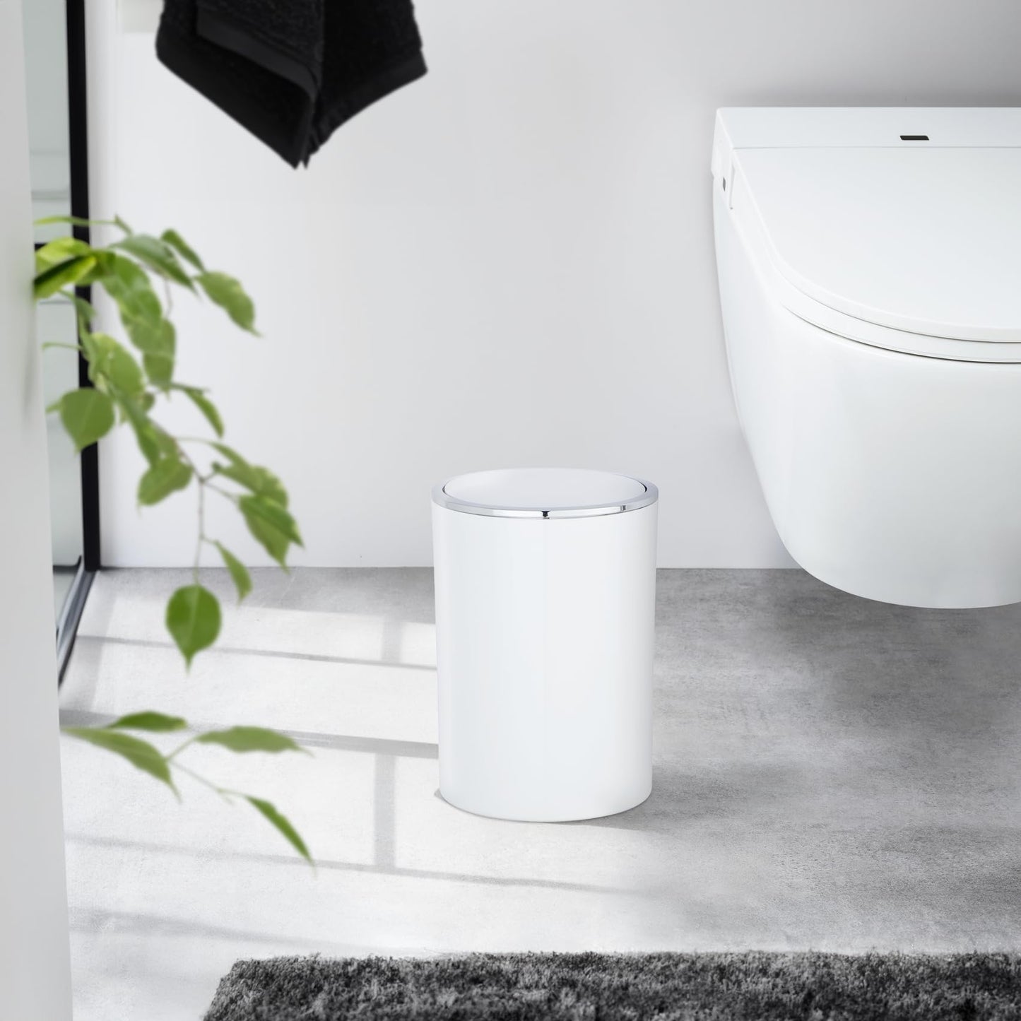 WENKO Inca Trash Can with Lid, Waste Bin with Swing Lid, Small Trash Can, Mini Trash Can, Small Garbage Can, Small Waste Basket, 1.3 Gal, Ø 7.28 x 10.04 in, White