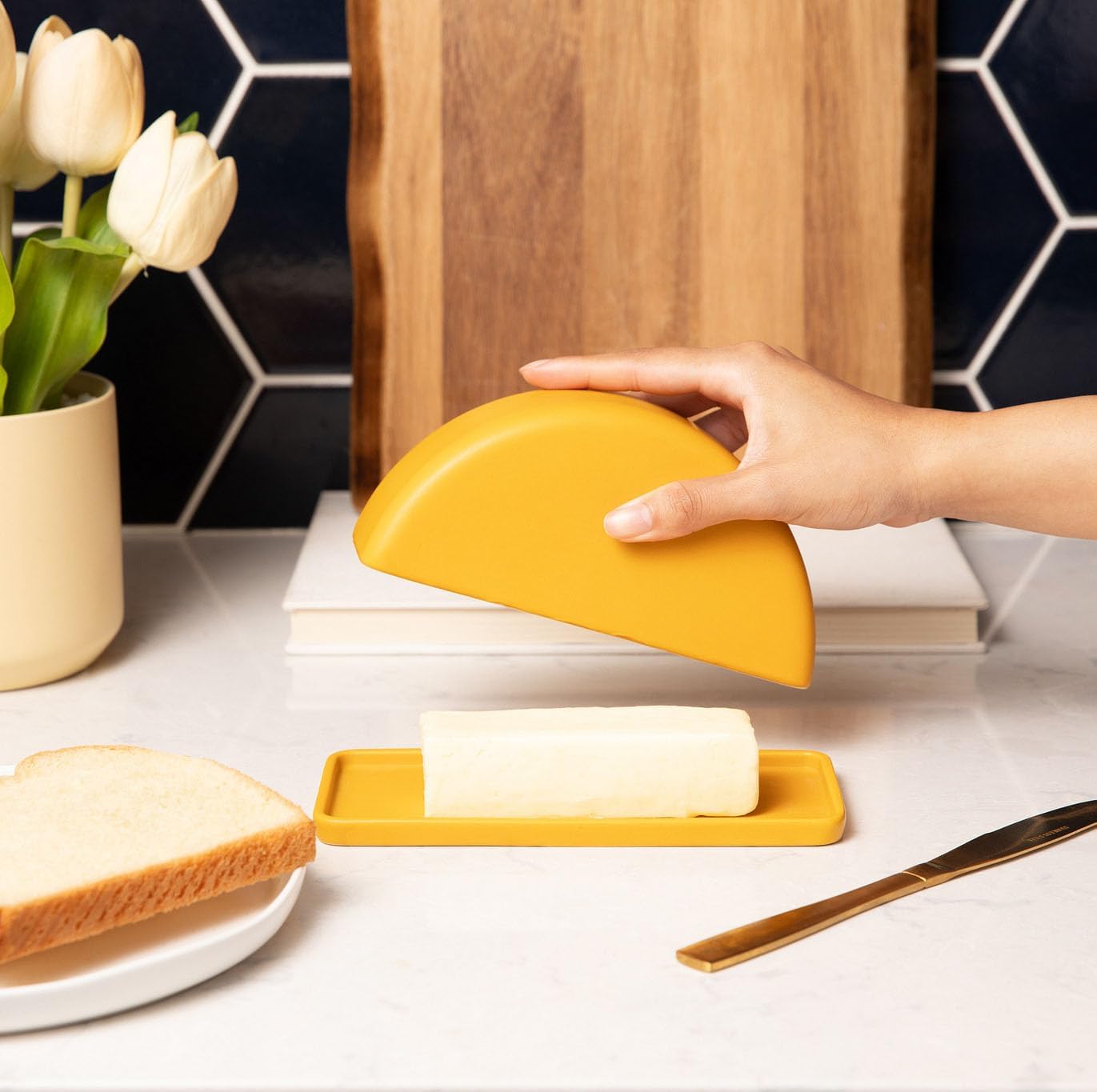 PTB Countertop 2-Piece THE Butter Dish Matte Ceramic Butter Keeper with Lid for Use Round Design for Standard Butter
