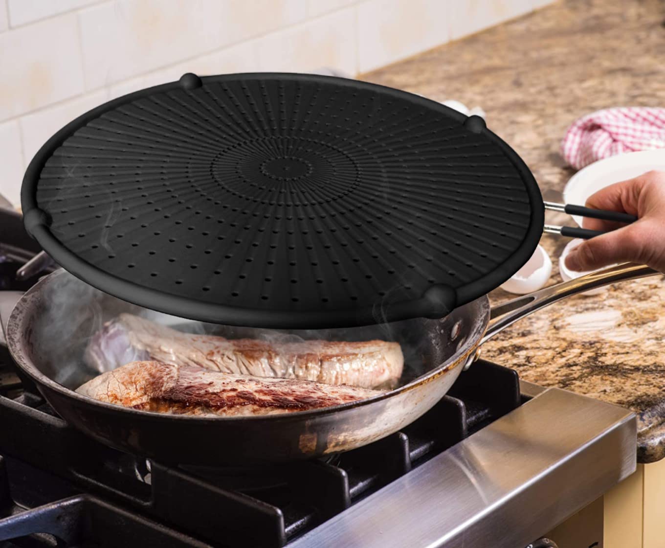 Silicone Splatter Screen for Frying Pan, Grease Splatter Guard for Frying Pan Heat Resistant Oil Splatter Guard, Multi-Use Pan Cover, Non Stick, Easy Clean 12.6" - Black