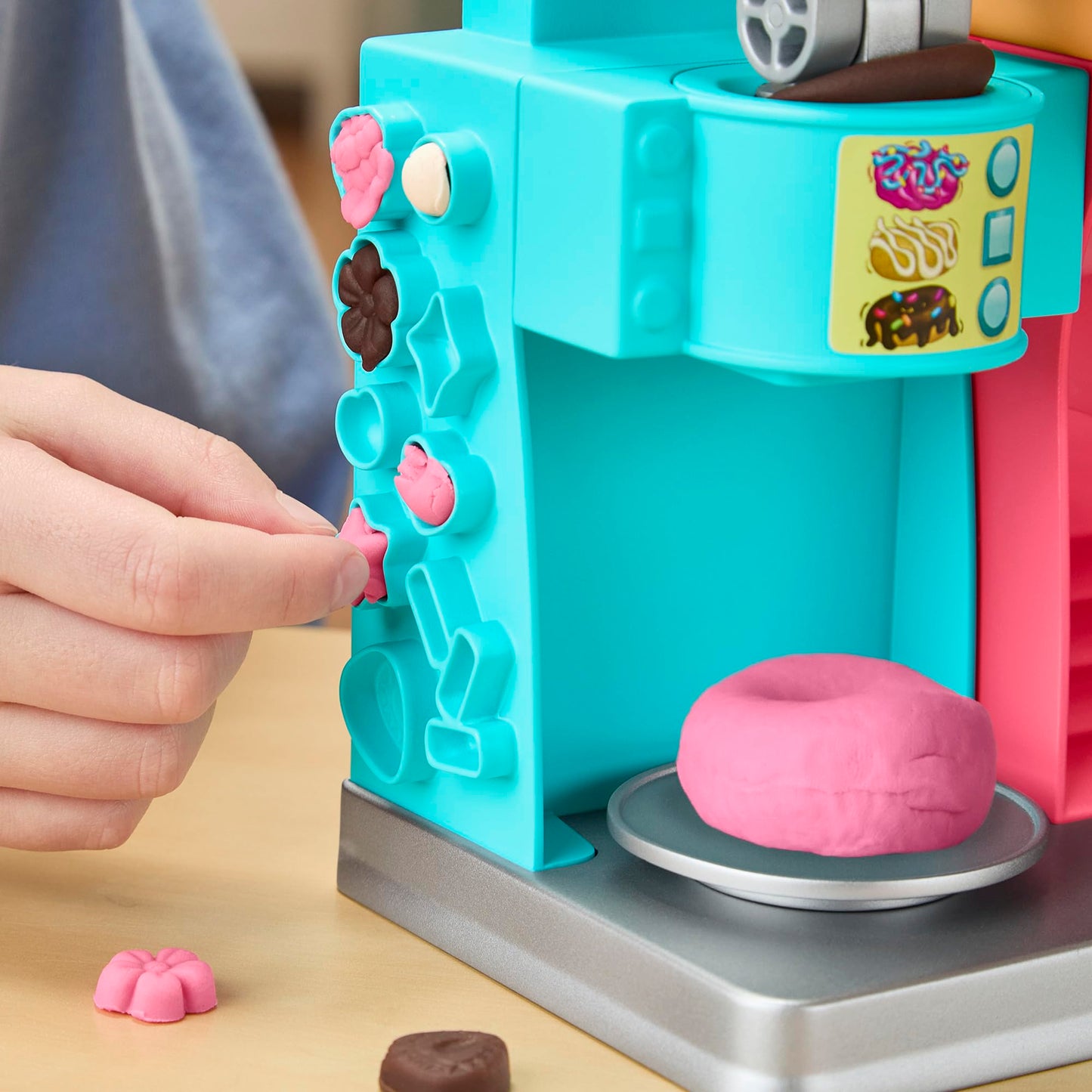 Play-Doh Donut Drop Shop Playset, Play Food Toy, Kids Arts & Crafts, Easter Gift for Kids 3+ Years