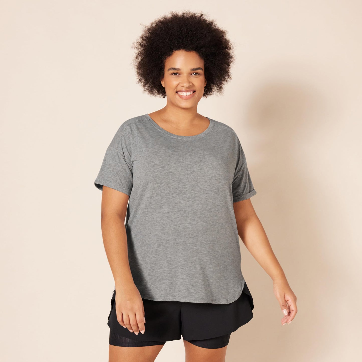 Amazon Essentials Women's Studio Relaxed-Fit Lightweight Crewneck T-Shirt (Available in Plus Size), Medium Grey Heather, Large