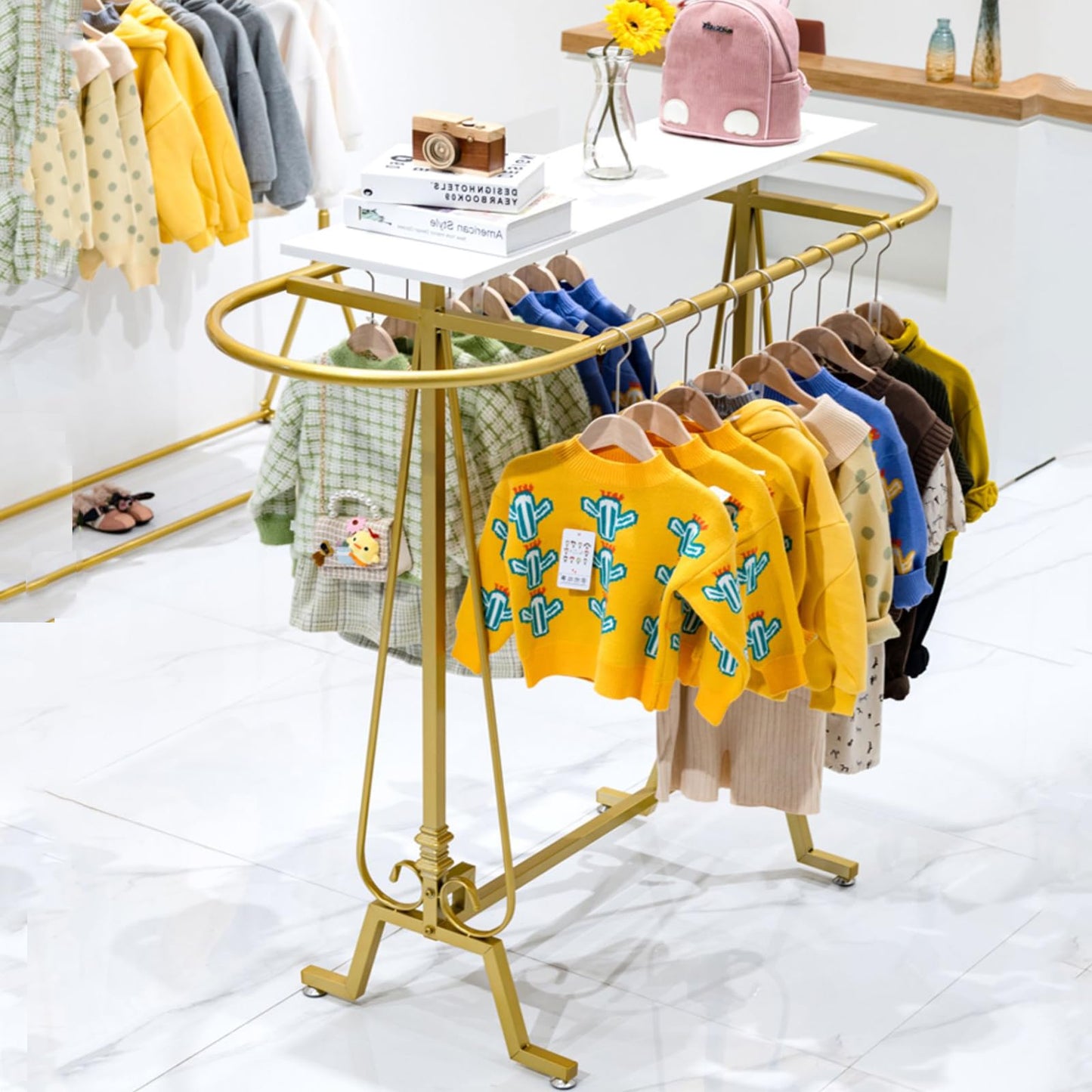 SPTZQURY Round Clothing Rack, Commercial Floor Standing Clothes Hanging Rack, Oval Iron Clothing Hanging Rack, for Bedrooms Hanging Apparel, Boutiques Display, Laundry Room (Gold)