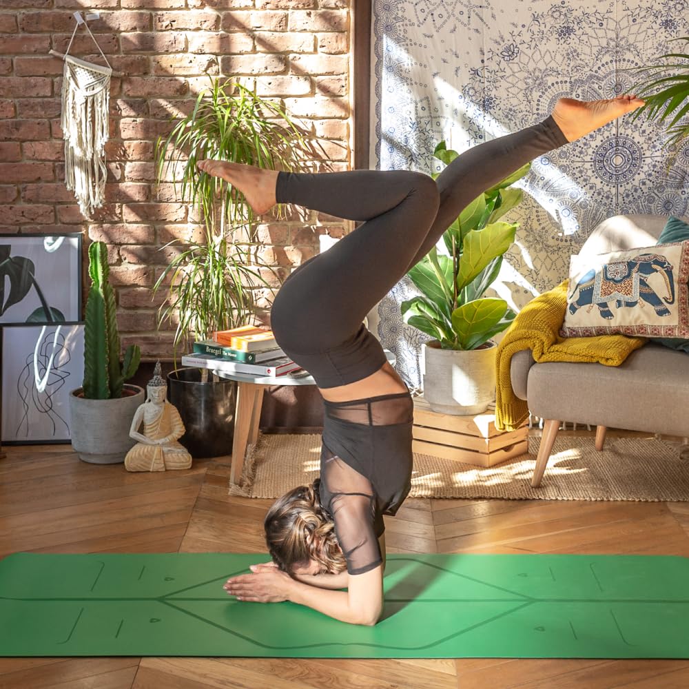 Liforme Original Yoga Mat – Free Yoga Bag Included - Patented Alignment System, Warrior-like Grip, Non-slip, Eco-friendly, sweat-resistant, long, wide, 4.2mm thick mat for comfort