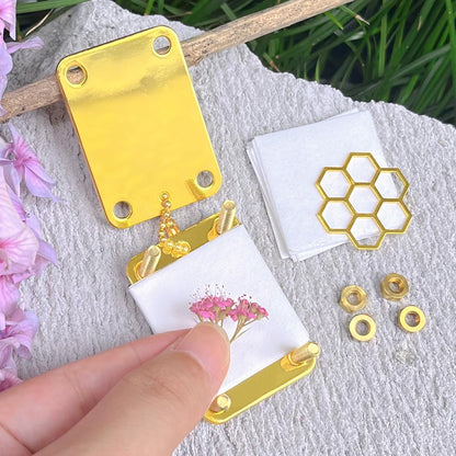 Happinit Micro Flower Press, Miniature Flowers Press Kit, Metal Pocket Flower Pressing, DIY Pressed Flowers Plant Preservation Kit for Arts and Crafts Lovers, Plant Lover Gifts (Gold)