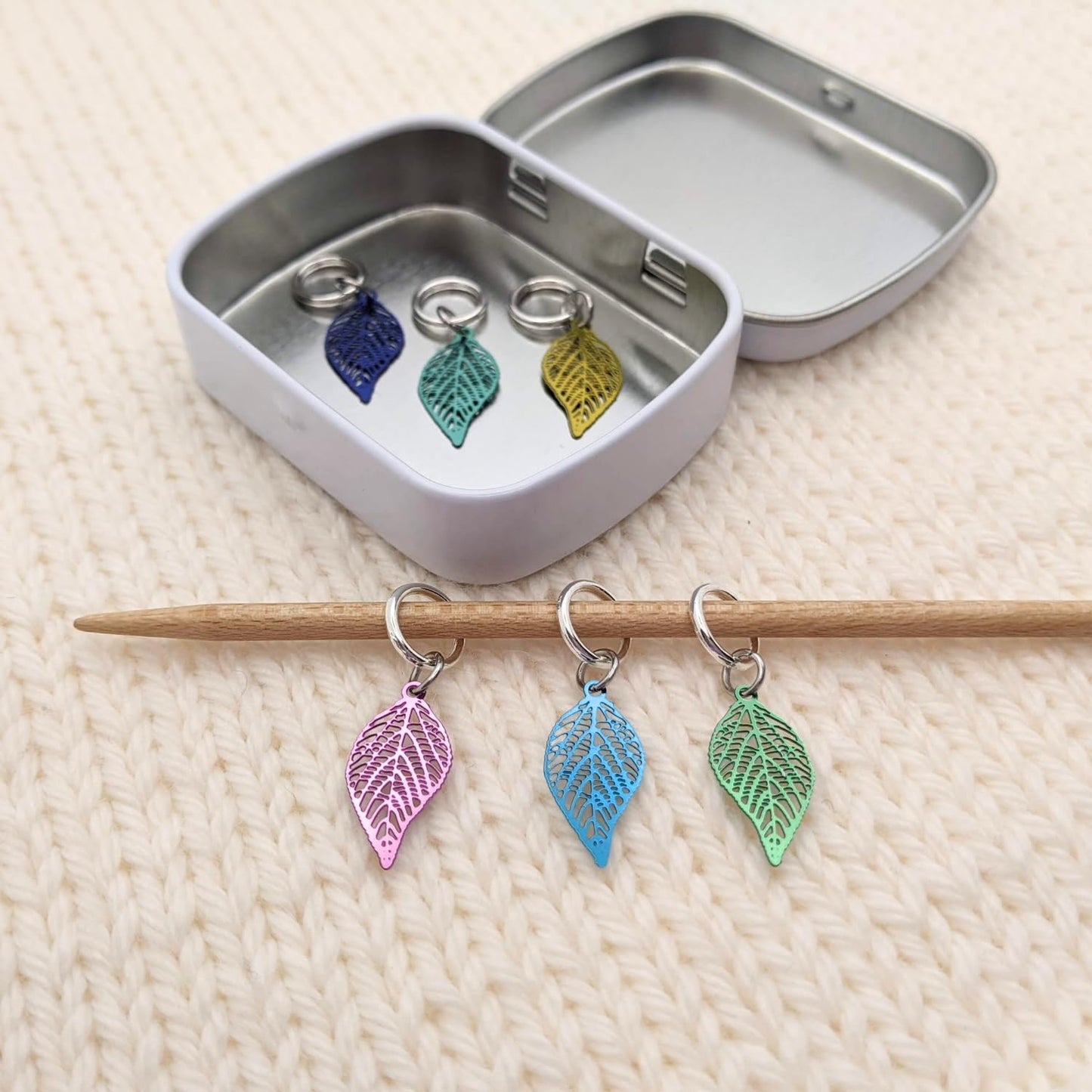 Fallen Leaves Knitting Stitch Markers with Storage Tin | Lightweight Filigree Autumn Charms | Snag-Free Closed Rings | Handmade Gift for Knitters