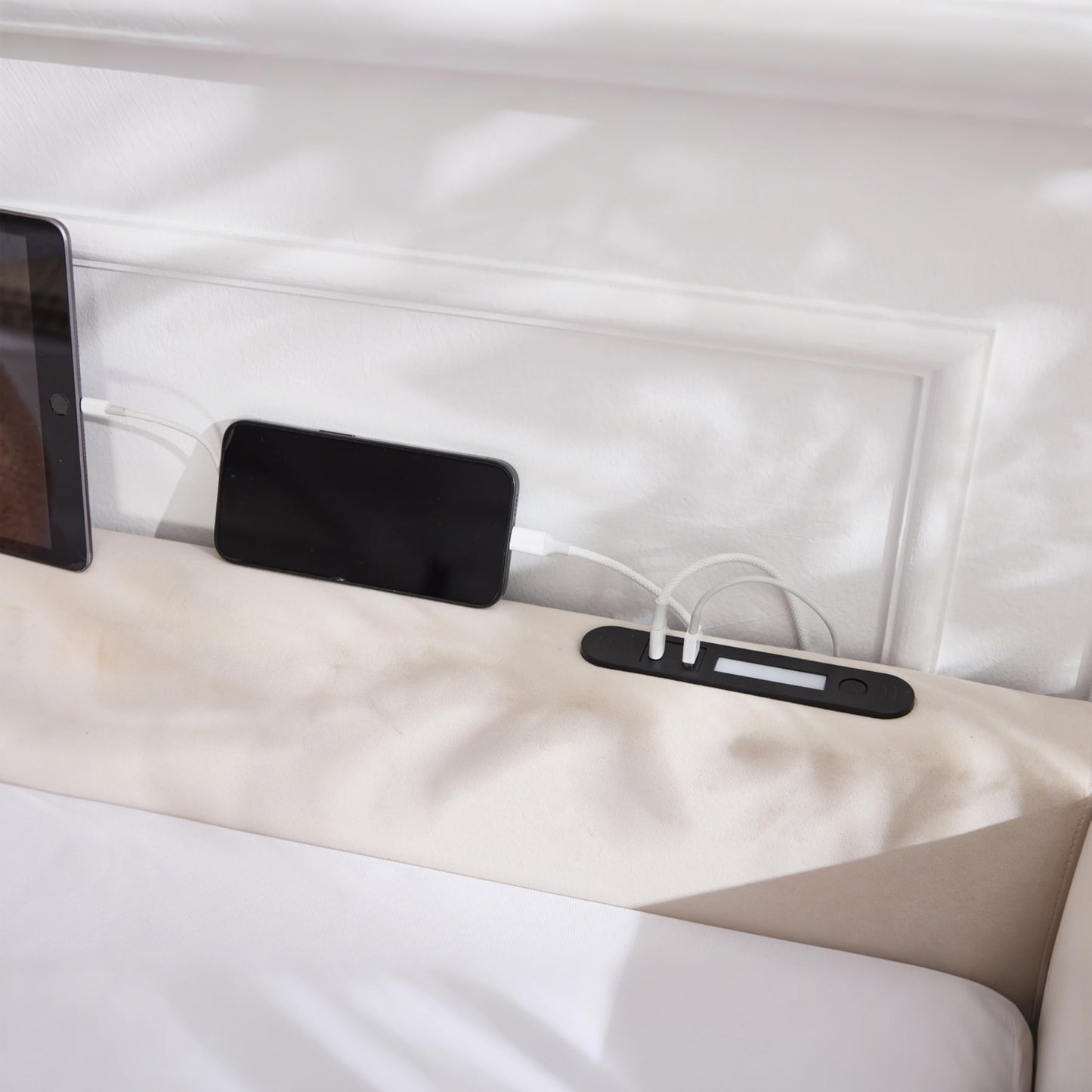 DNYN L-Shaped Corner Daybed with Pull-Out Trundle and Dual USB Ports for Bedroom/Guest Room, Velvet Bed Frame w/Wooden Slats Support and LED, Space-Saving & No Box Spring Needed, Beige