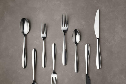 Oneida Silverware Set, Oakwood 20 Piece Everyday Flatware Set, Service For 4, 18/0 Stainless Steel, Dishwasher Safe, Cutlery Sets, Kitchen Utensils Sets, Knives Spoons And Forks (Silver, 20 Pieces)