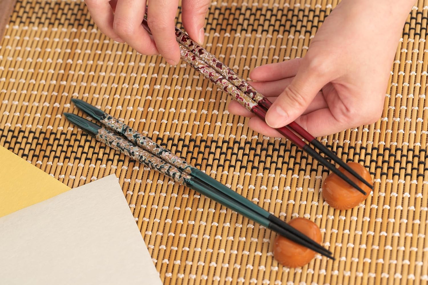 Premium Japanese Chopsticks Reusable 2prs Set [Made in Japan] Featuring Mother of Pearl Inlay and Traditional Lacquered Wooden Chopsticks B (Aurora Pearl 2prs(MK051))