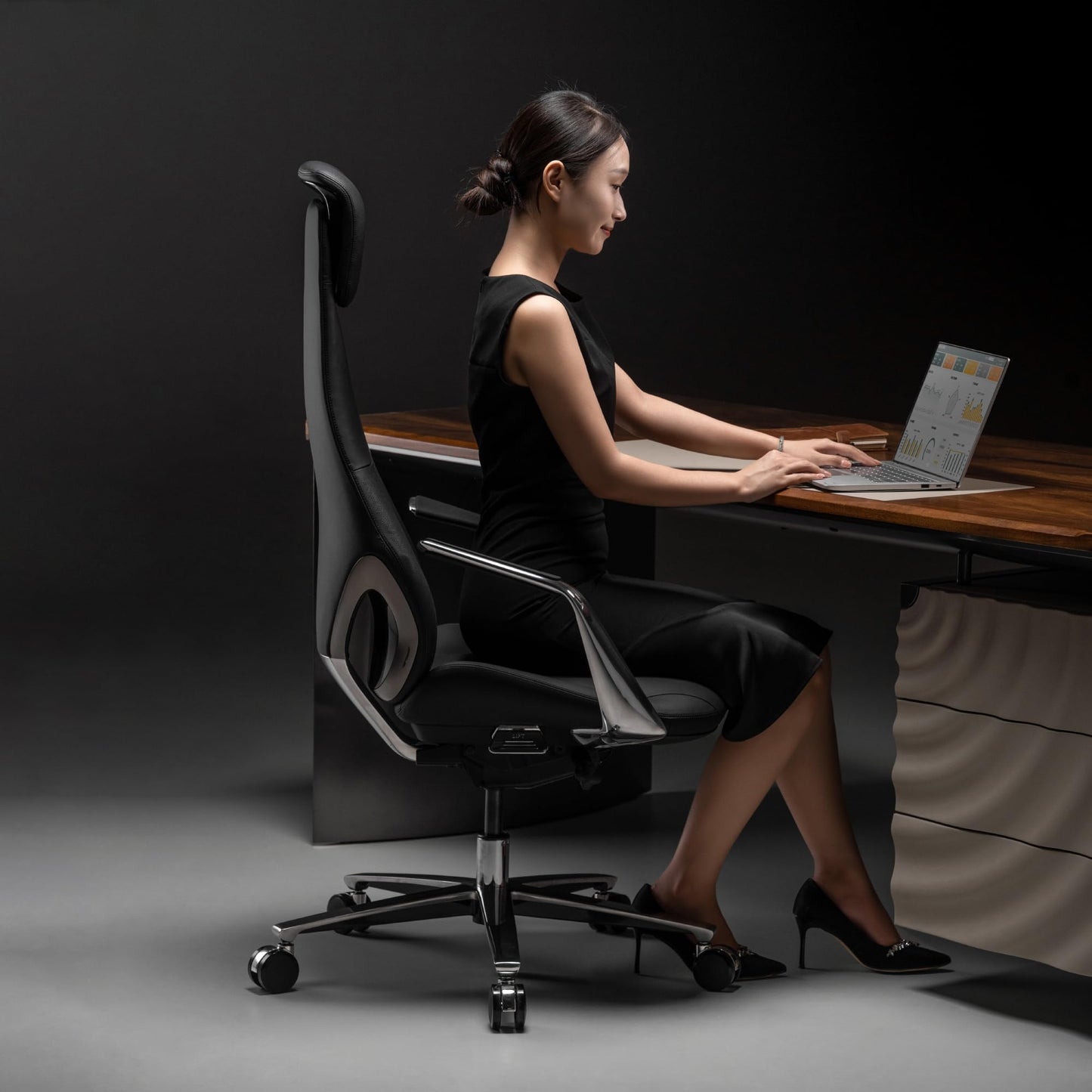 TOMU Black Genuine Leather Executive Office Chair, Real Top Grain Leather Office Chair with High Back, Comfy and Modern for Executive Luxury Desk, Ergonomic with Adjustable Height,Reclining (Black)