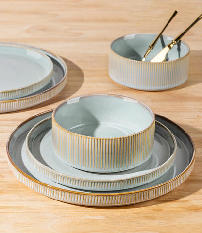 TheTerra Ceramic Dinnerware Sets for 6, 18 Pieces Porcelain Lightweight Plates and Bowls Sets, Scratch Resistant Dish Set, Oven & Microwave & Dishwasher Safe,Illusion Blue