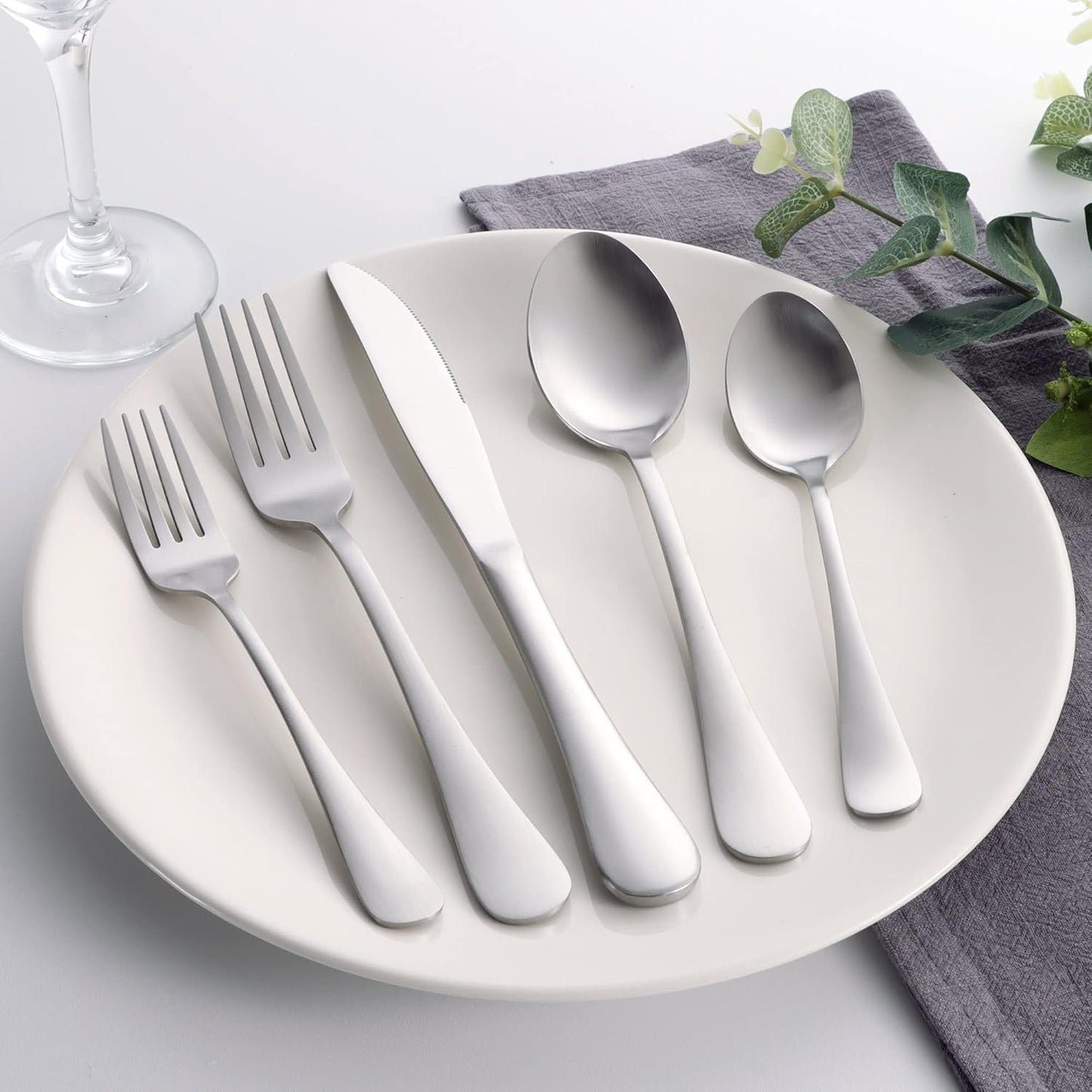 LIANYU 20 Piece Silverware Set - Matte Silverware Flatware Set for 4 - Stainless Steel Kitchen Utensils