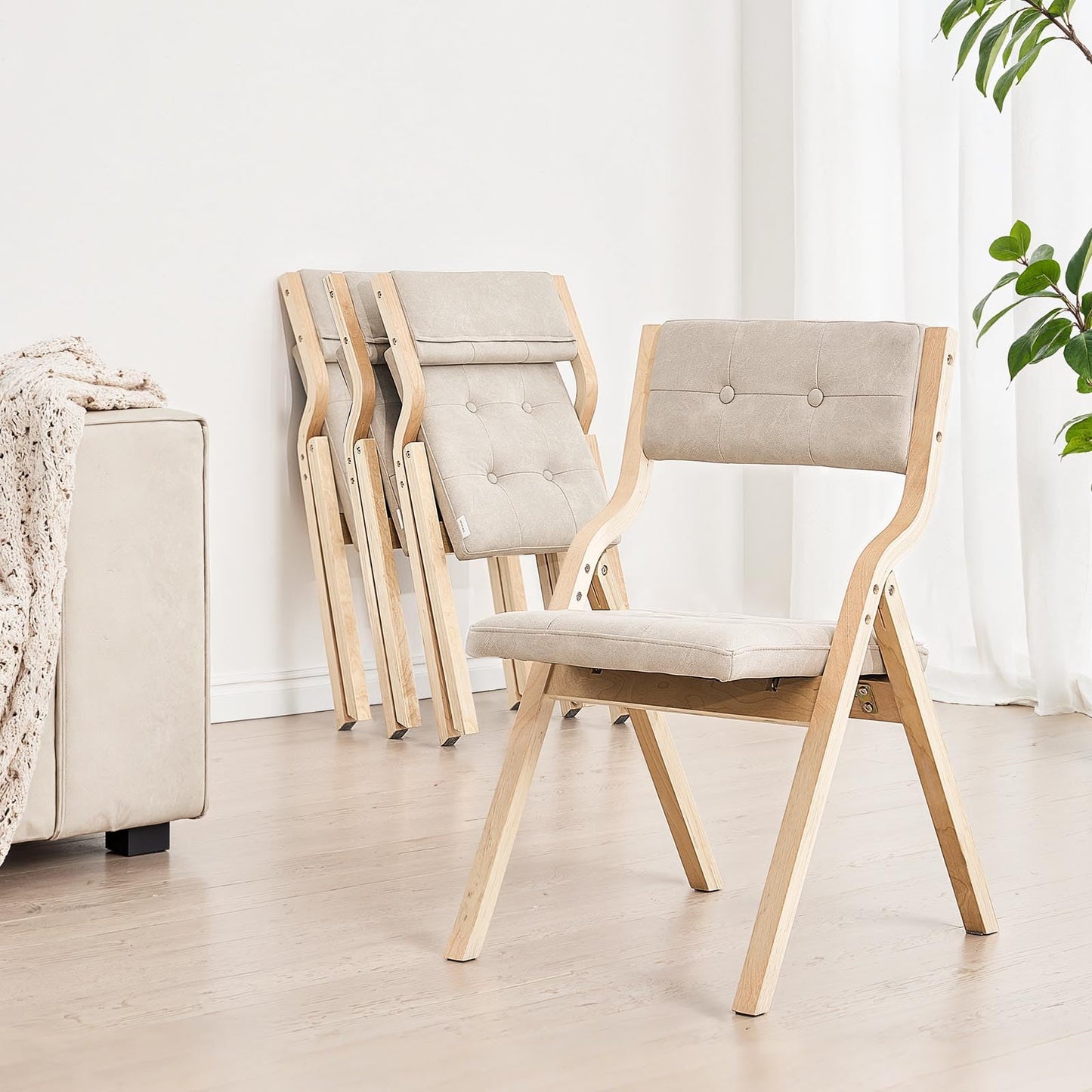 VEVOR Wooden Folding Chairs with Cushion, Set of 4, Portable Foldable Cushion Chair with Wooden Frame, Modern Padded Dining Chair for Kitchen, Office, Wedding, Party, Dining Room, Easy Assembly, Beige