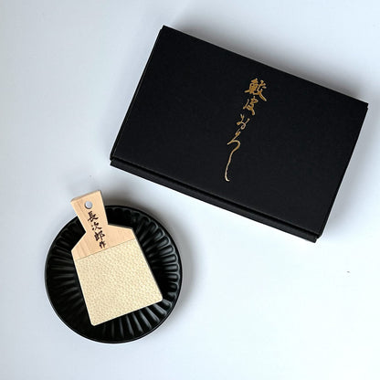 Japanese Traditional Grater for Wasabi and Ginger with Minoyaki Plate Made in Japan (with Minoyaki small plate, Black plate & Grater small size)