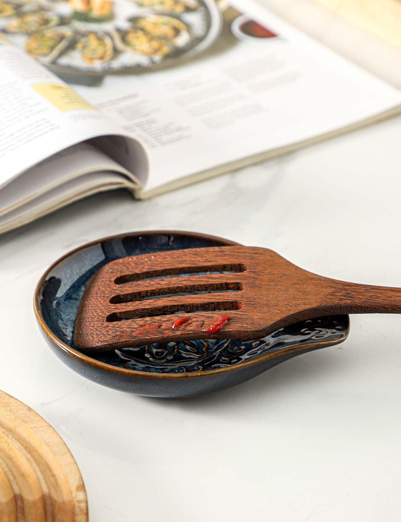 Ryfog Spoon Rest for Stove Top, Ceramic Cooking Spoon Holder for Kitchen Counter, Farmhouse Cooking Utensil Holder for Spoons, Ladles, Spatula, Glazed Blue