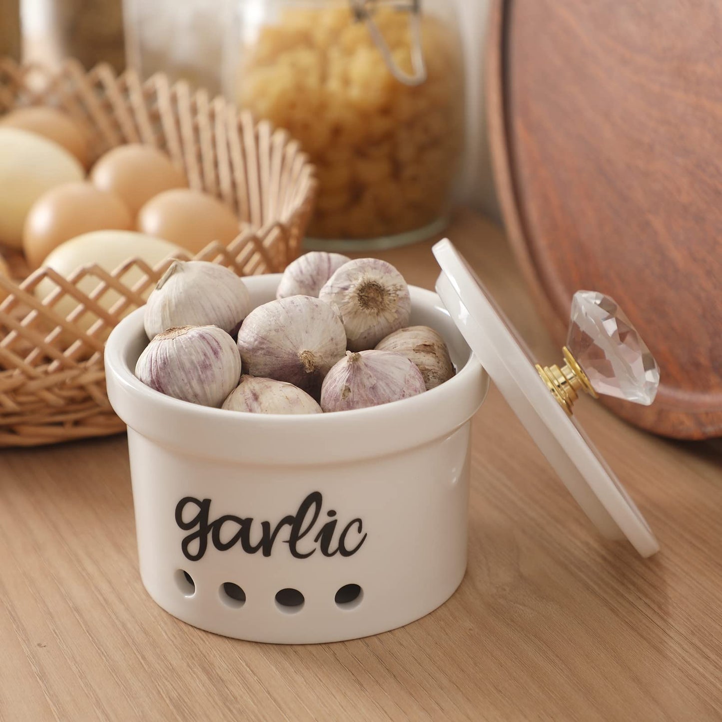 HAOTOP Garlic Keeper with Crystal Lid, 12.5 oz Ceramic Garlic Saver Container for Countertop, Farmhouse Kitchen Decor (Gold)