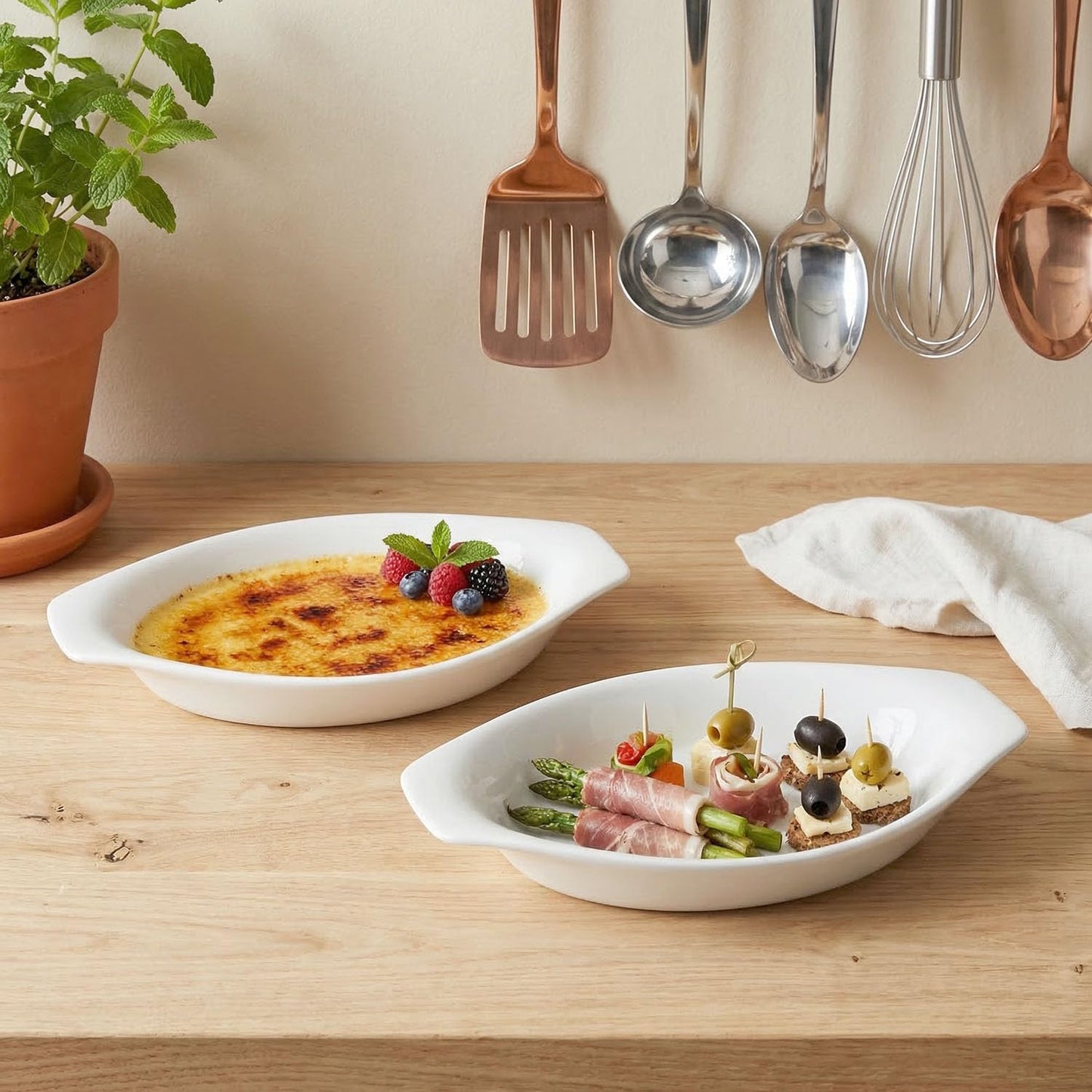 jinsongdafa 6" x 4" Ceramic Oval Small Au Gratin Baking Dishes 7 oz, Set of 4 Banana Split Bowls, Oven and Microwave Safe, for 1 person servings, Bakeware with Handle(8.3 IN) for Kitchen and Home